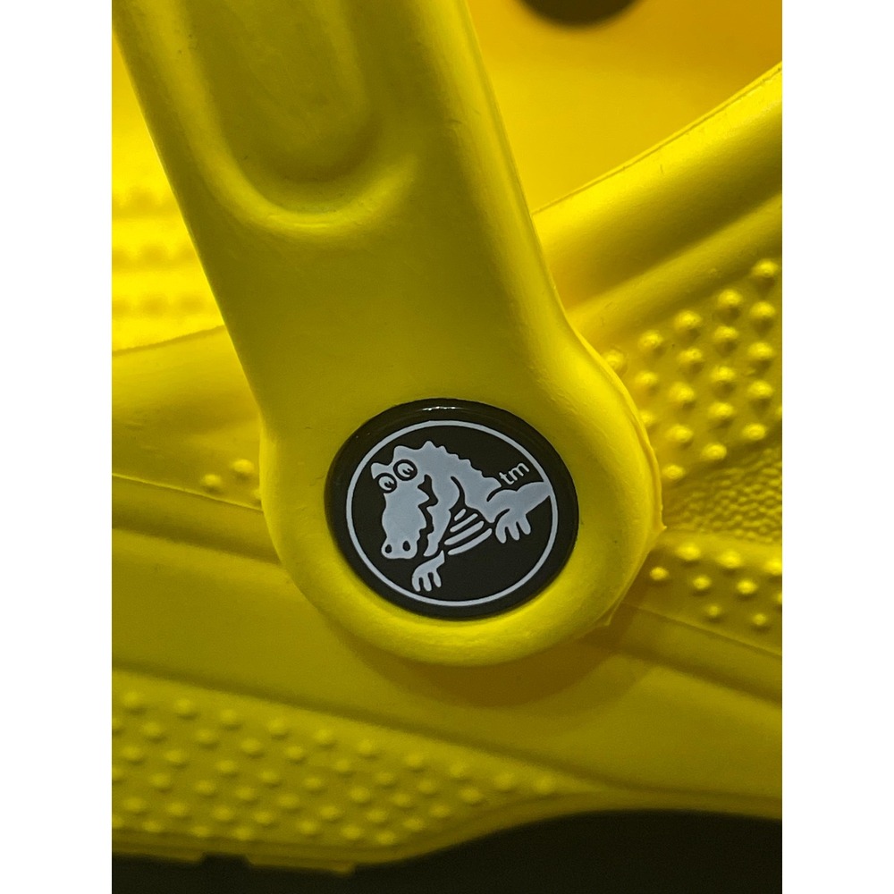 Crocs Classic Clogs Lemon Yellow Mens 6 Womens 8 Unisex Slip On Comfort Shoes - Picture 5 of 6